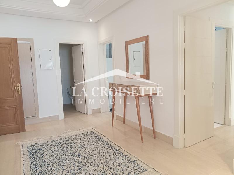Appartement S+3 meublé vue lac aux Berges du Lac 2